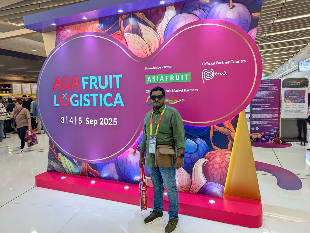 ABS International representative at the Asia Fruit Logistica 2025 trade fair